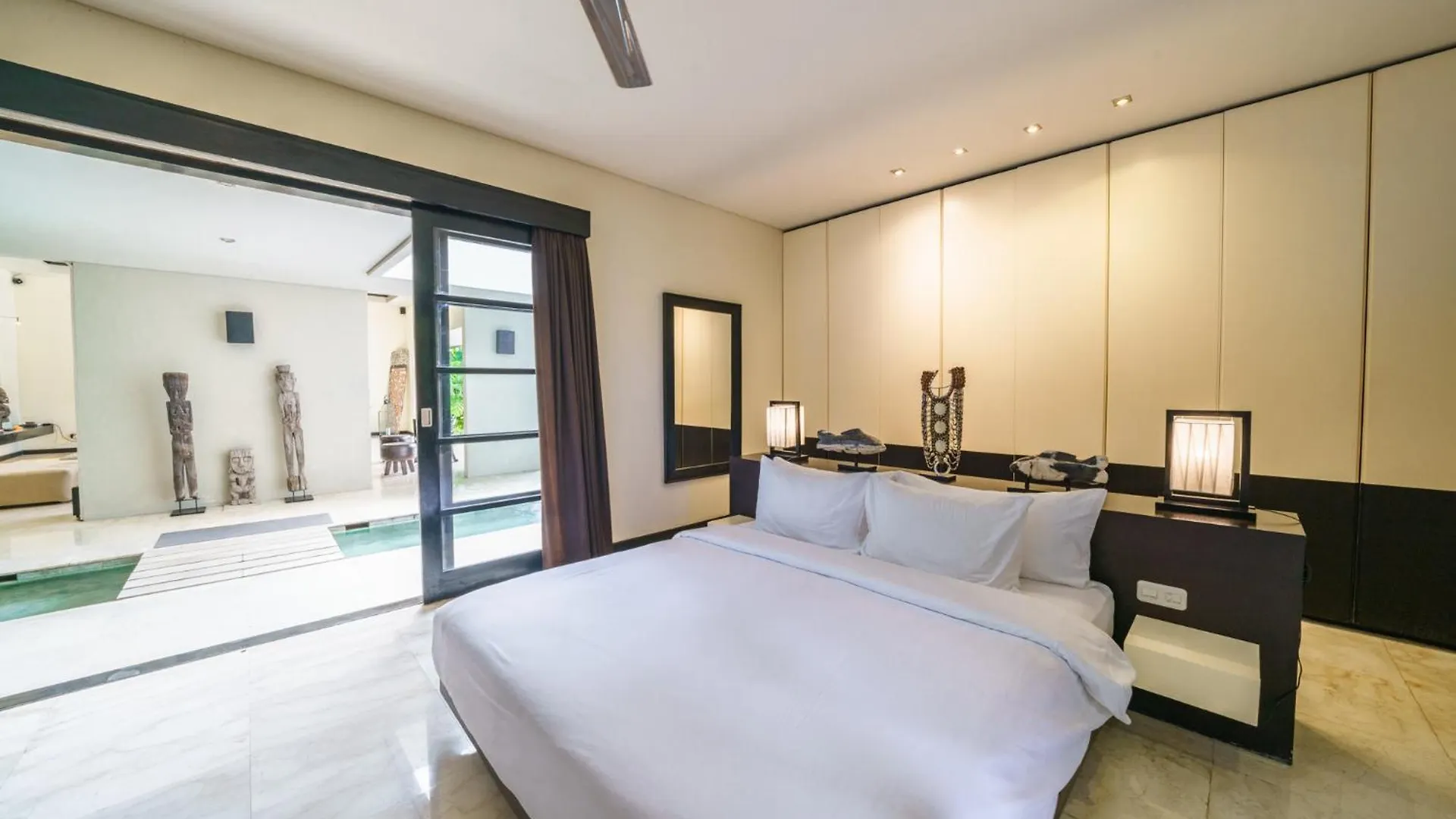 Exquisite 4Bd Luxury Villa In The Heart Of Berawa Canggu  Canggu (Bali)