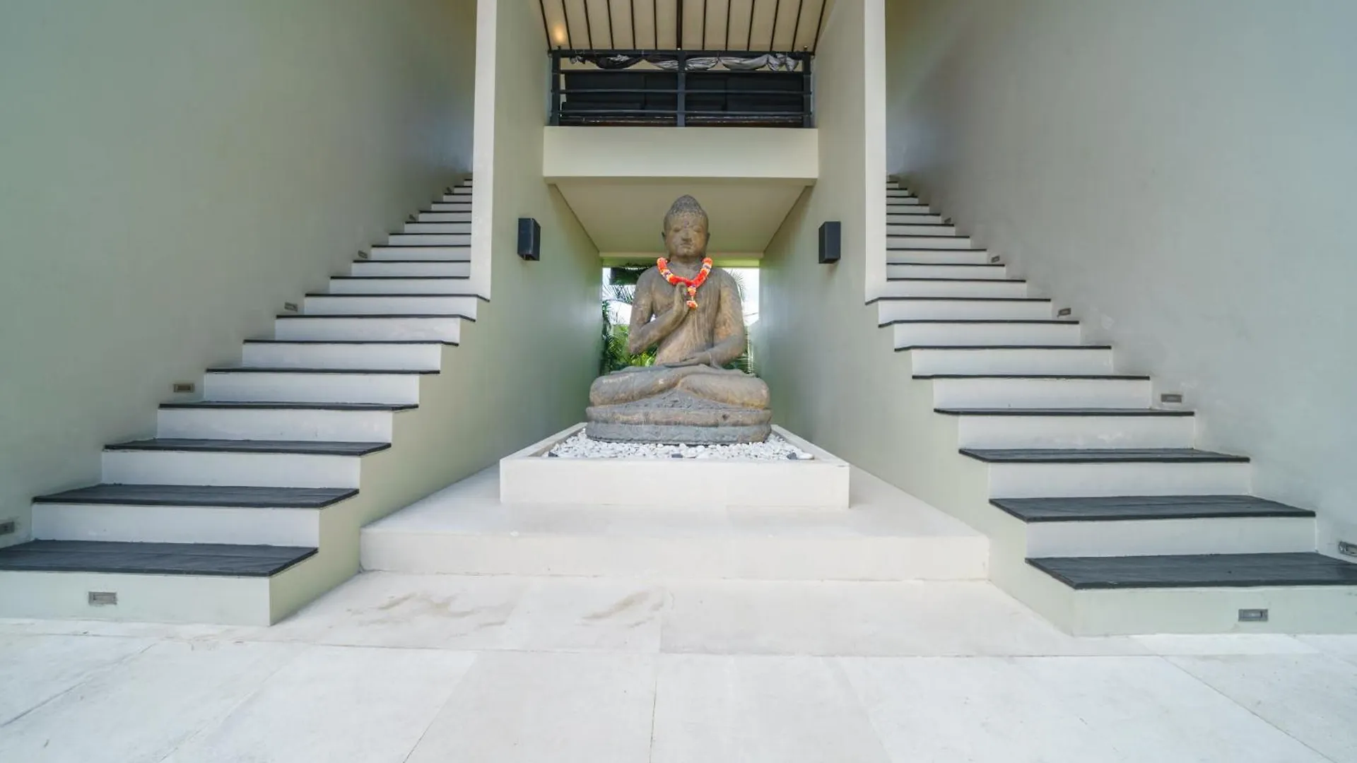 Exquisite 4Bd Luxury Villa In The Heart Of Berawa Canggu  Indonesia