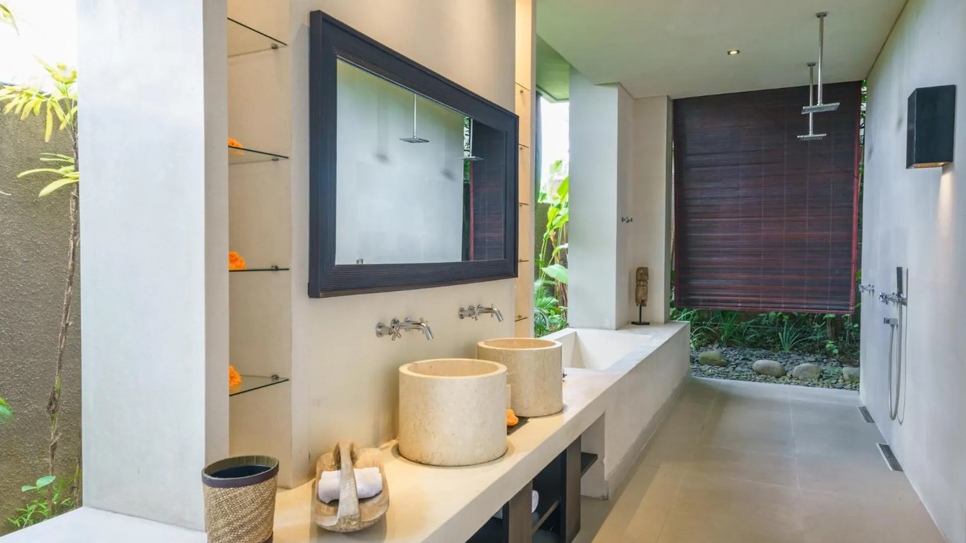 Exquisite 4Bd Luxury Villa In The Heart Of Berawa Canggu   Canggu (Bali)