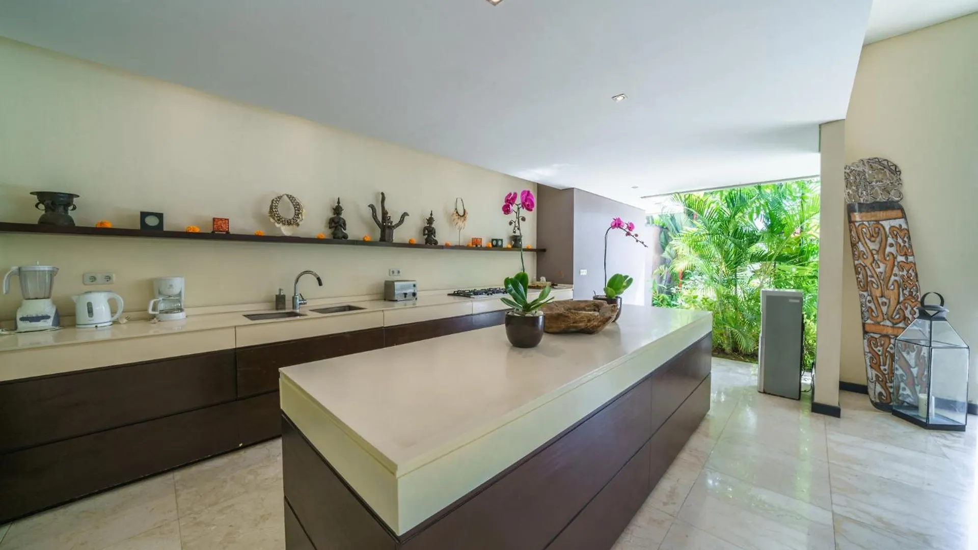 Exquisite 4Bd Luxury Villa In The Heart Of Berawa Canggu  Indonesia
