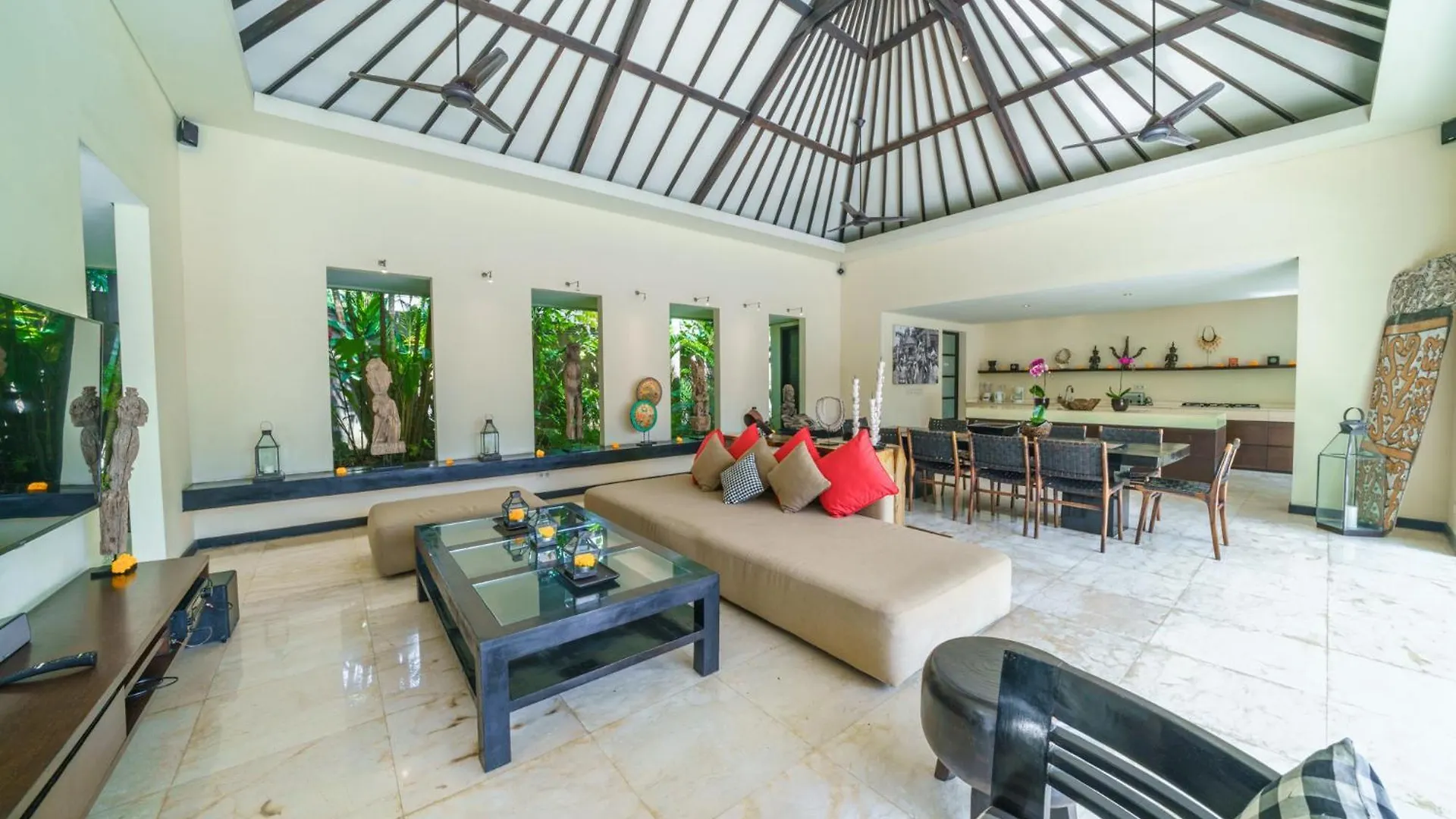 Exquisite 4Bd Luxury Villa In The Heart Of Berawa Canggu  Canggu (Bali)