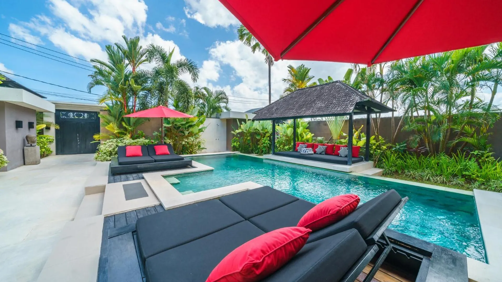 Exquisite 4Bd Luxury Villa In The Heart Of Berawa Canggu  Indonesia