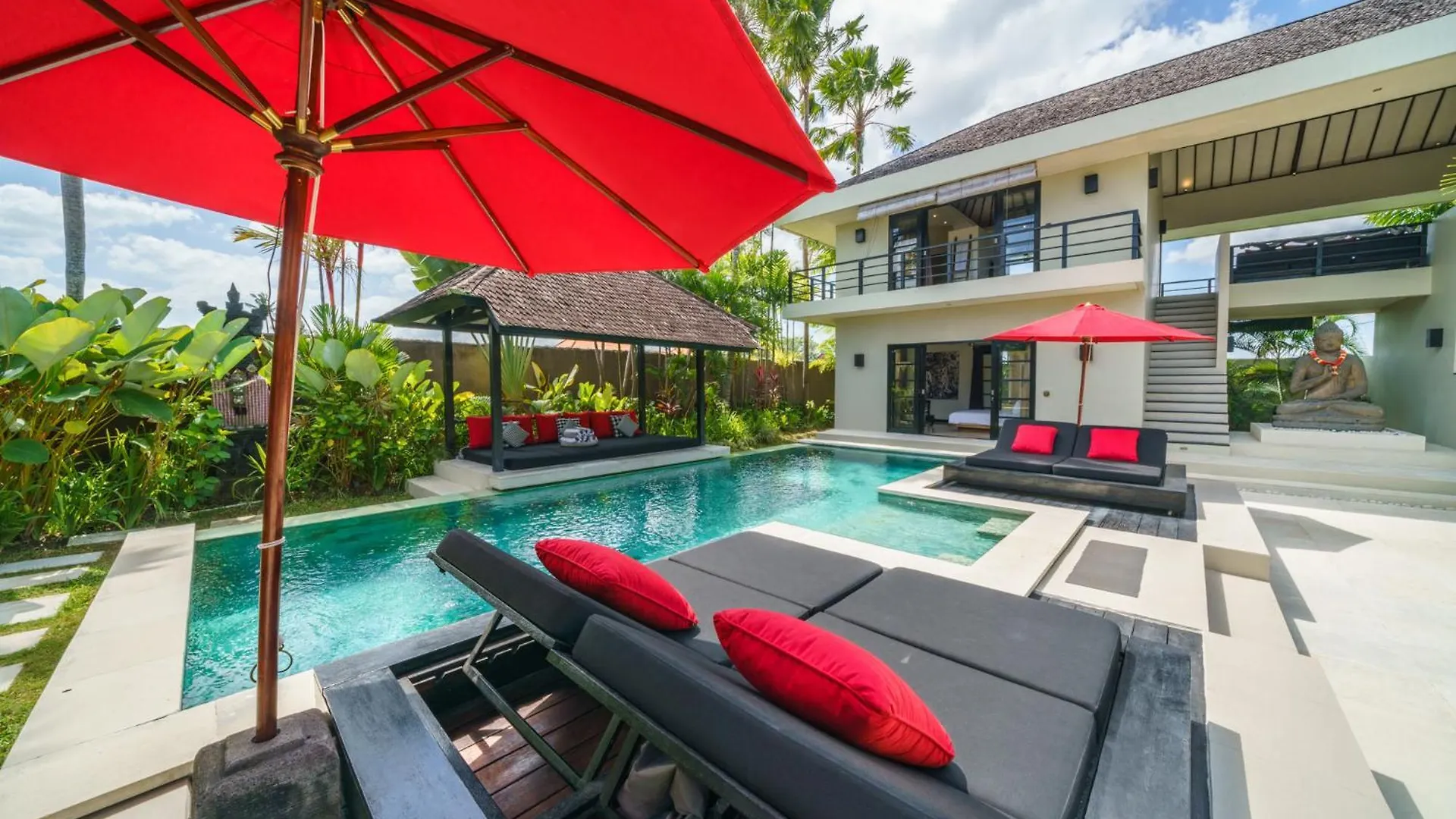 Exquisite 4Bd Luxury Villa In The Heart Of Berawa Canggu