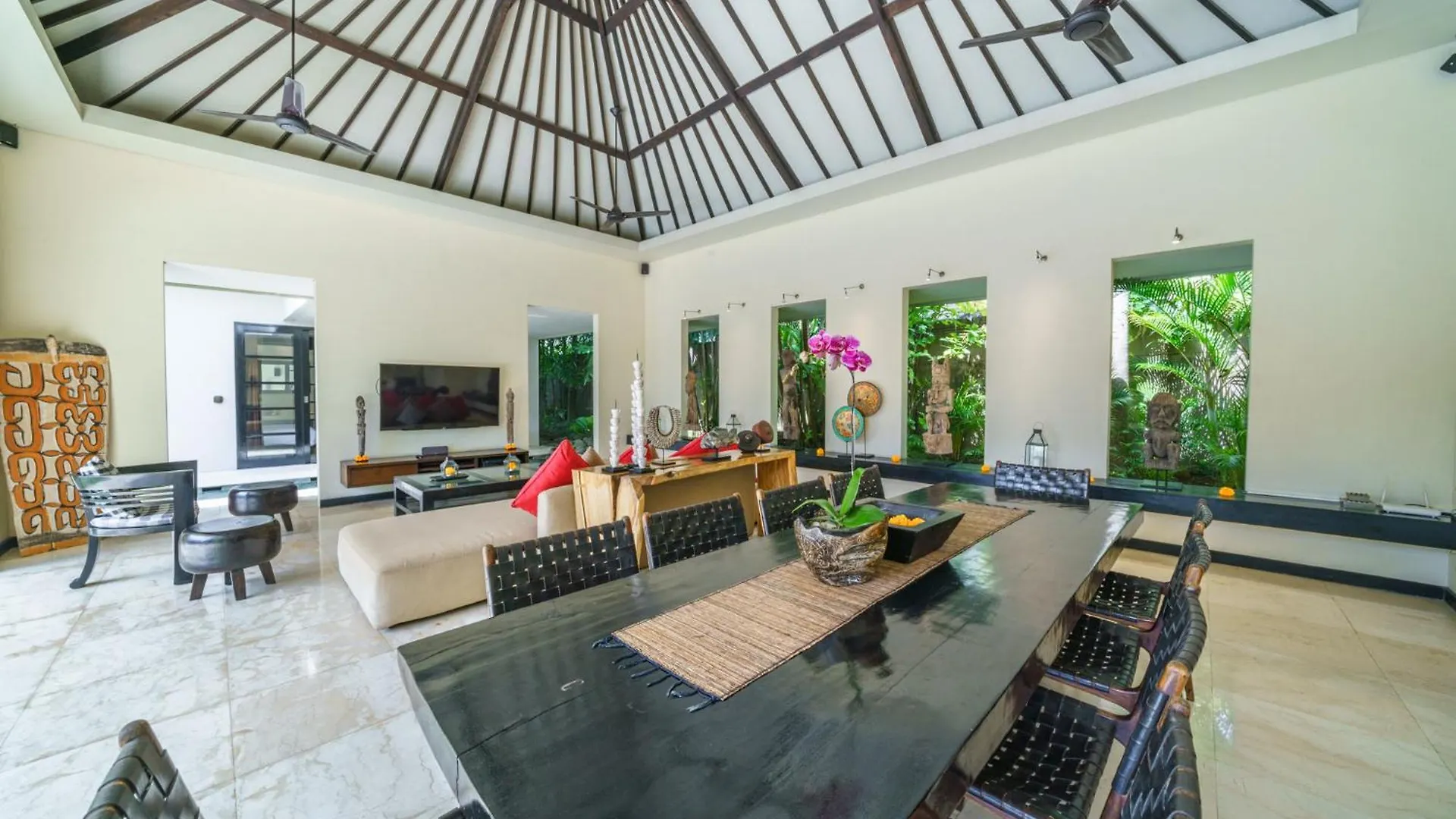 Exquisite 4Bd Luxury Villa In The Heart Of Berawa Canggu  0*, Canggu (Bali)